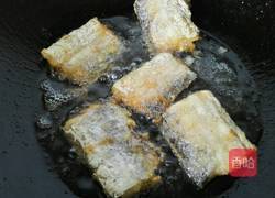 糖醋带鱼的做法图解5