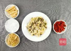 Illustration of how to use Chrysanthemum Adenophora Decoction to clear the lungs and strengthen the spleen 1