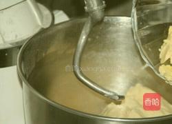 双色甜甜圈的做法图解3