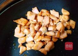 三文鱼蛋炒饭的做法图解1