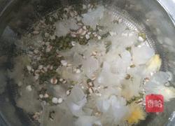 绿豆薏米银耳汤的做法图解4
