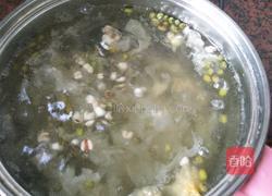 绿豆薏米银耳汤的做法图解6