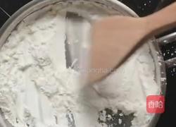 椰蓉蛋黄月饼的做法图解6