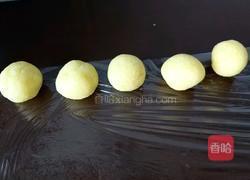 椰蓉蛋黄月饼的做法图解9