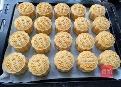 椰蓉蛋黄月饼的做法图解15