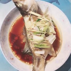 清蒸鲈鱼的做法[图]