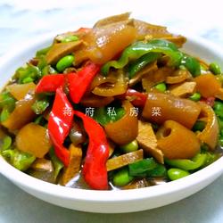 双椒炒肉皮的做法[图]