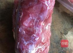 胡萝卜牛肉丝的做法图解1