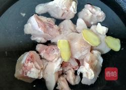 板栗烧鸡的做法图解4