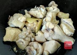 板栗烧鸡的做法图解6