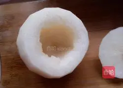 Illustration of how to make white fungus stewed with rock sugar and snow pear 4