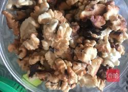 琥珀核桃仁的做法图解3