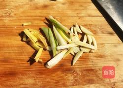 家常青椒炒鸡胗的做法图解4