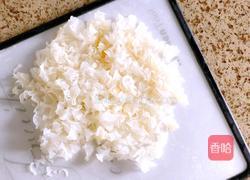 雪耳梨羹的做法图解2