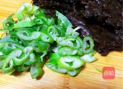 芽菜豆瓣酱炒米饭的做法图解1
