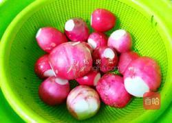 红萝卜闷饭的做法图解1