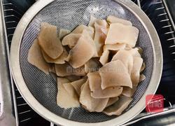 青蒜炒魔芋豆腐的做法图解3