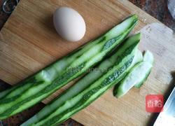 丝瓜鸡蛋汤的做法图解1