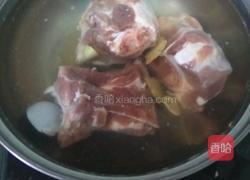 玉米大骨头汤的做法图解2
