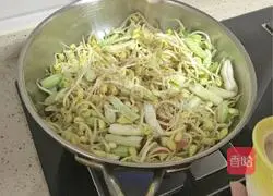 Illustration of Braised Noodles 13