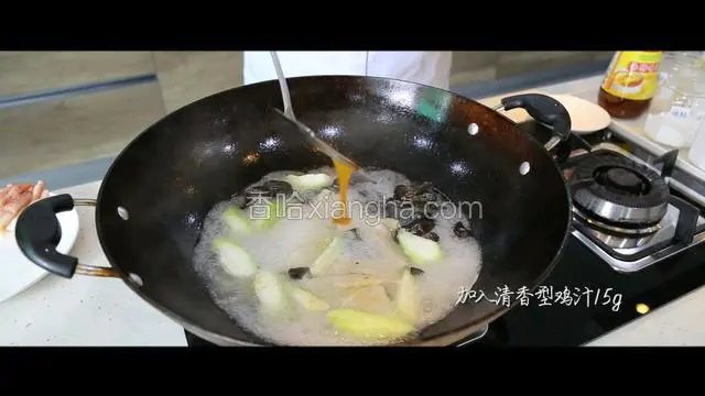 加入劲霸清香型鸡汁