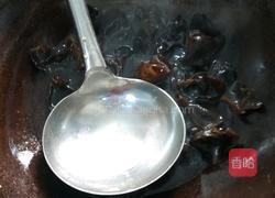圆葱木耳的做法图解2