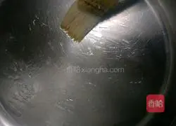 Illustration of how to make mushroom and ham pizza 3