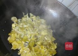酸菜瘦肉的做法图解3