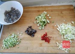 海参虾仁蛋炒饭的做法图解1