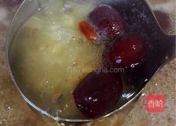 红枣百合莲子桃胶皂角米银耳羹的做法图解6