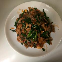 青蒜回锅肉的做法[图]