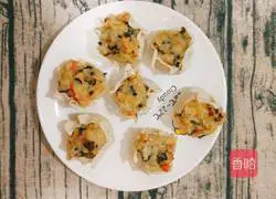Illustration of how to make Shaomai with dumpling wrappers 6