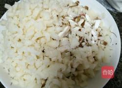香菇莲藕瘦肉抄手的做法图解1
