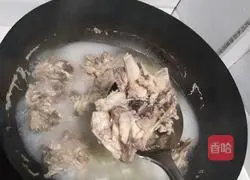 Illustration of how to make sauce chicken fork 2