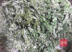 蒸红萝卜?叶的做法图解4