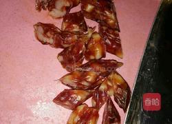 香菇腊肠炒香辣虾的做法图解1