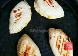 韭菜盒子的做法图解10