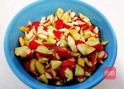 山楂果酱的做法图解1