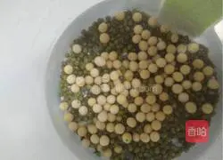 Illustration of how to make mung bean milk 1