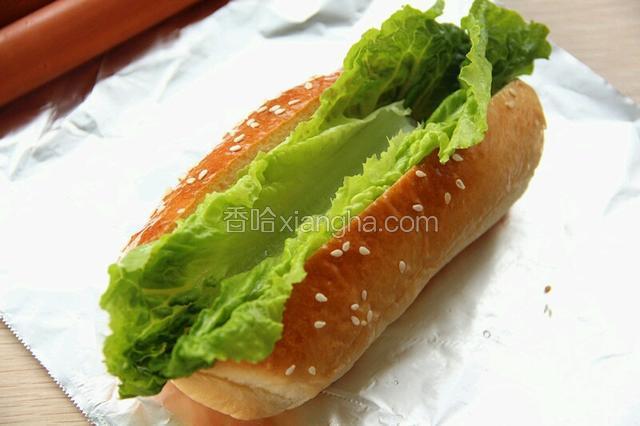 中间摆上生菜
