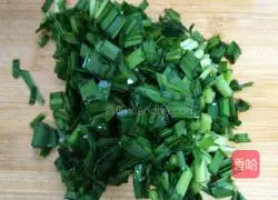 Illustration of how to make leek and egg pancakes 2