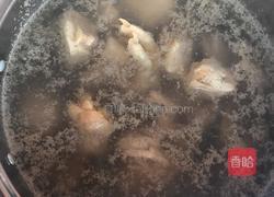 羊肚菌鸡汤的做法图解2