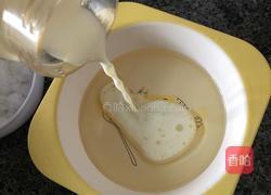 火龙果八寸戚风蛋糕的做法图解3