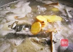 奶香鱼头汤的做法图解4