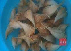 猴头菇白萝卜排骨汤的做法图解1