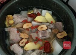 猴头菇白萝卜排骨汤的做法图解5