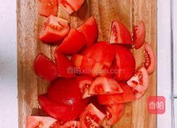 番茄牛腩炖粉条的做法图解2