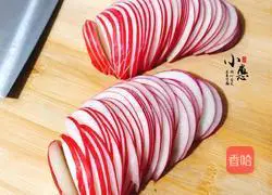 Illustration of how to make red radish and roses 4