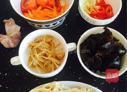 西红柿打卤面的做法图解1