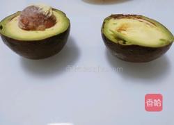 牛油果香蕉酸奶搭配奶昔的做法图解2